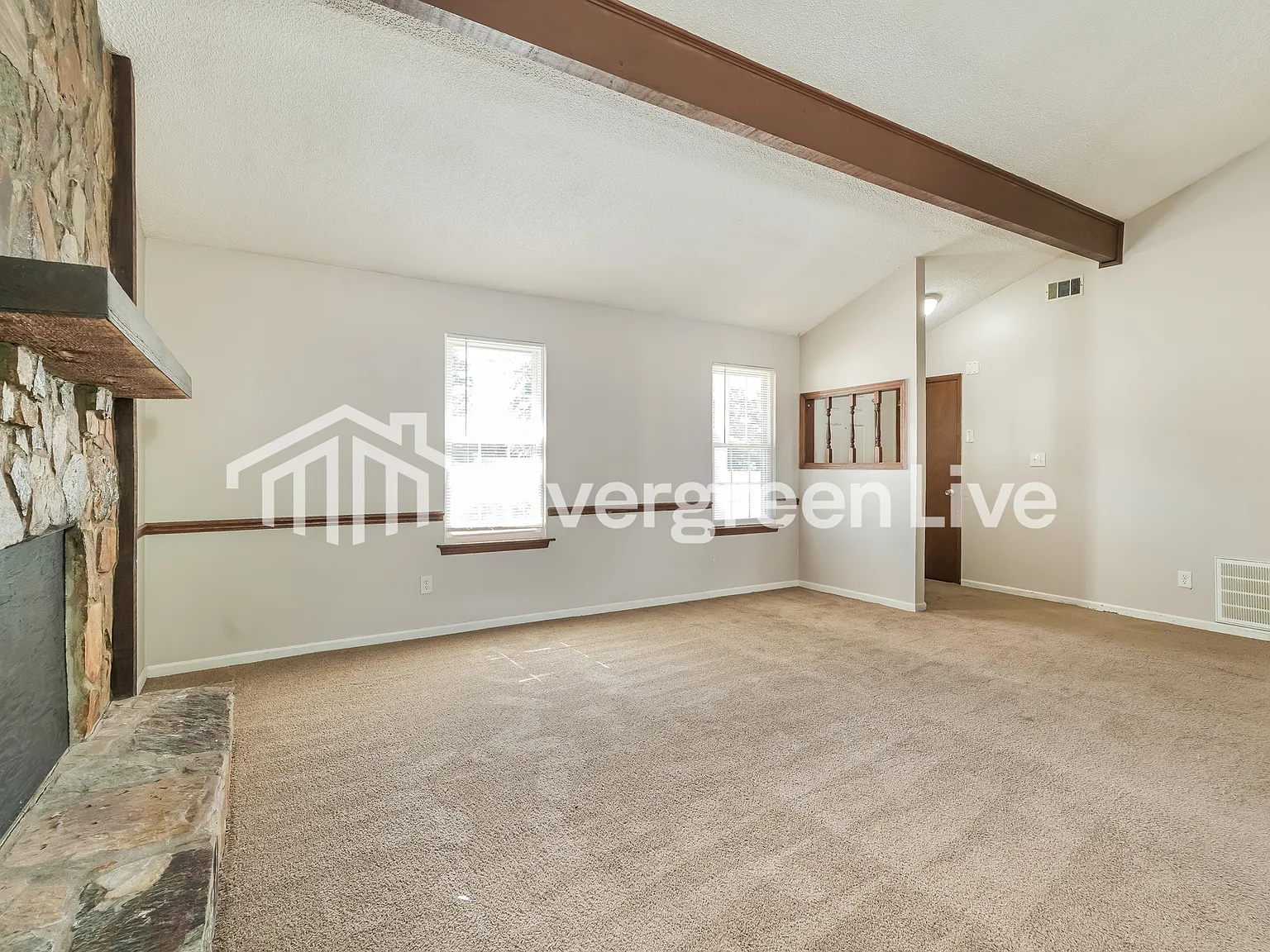 3 bed, 2.0 bath, 1372 sqft, $1,345 — Photo 4