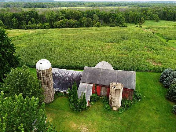 Older Barn of Minimal Value