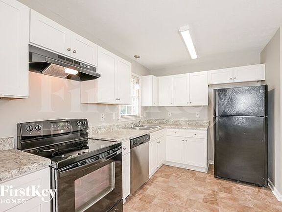 5th image of 939 Ray Dr NW #1