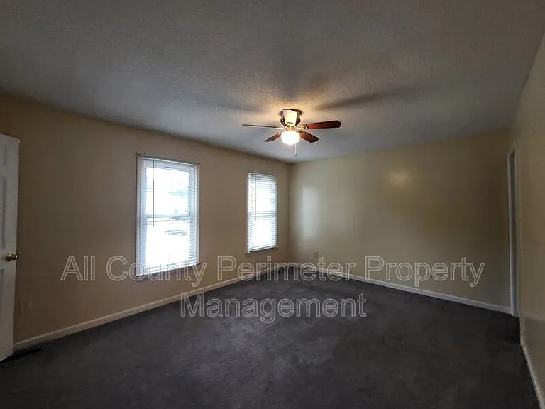 8078 Woodlake Dr — Photo 10