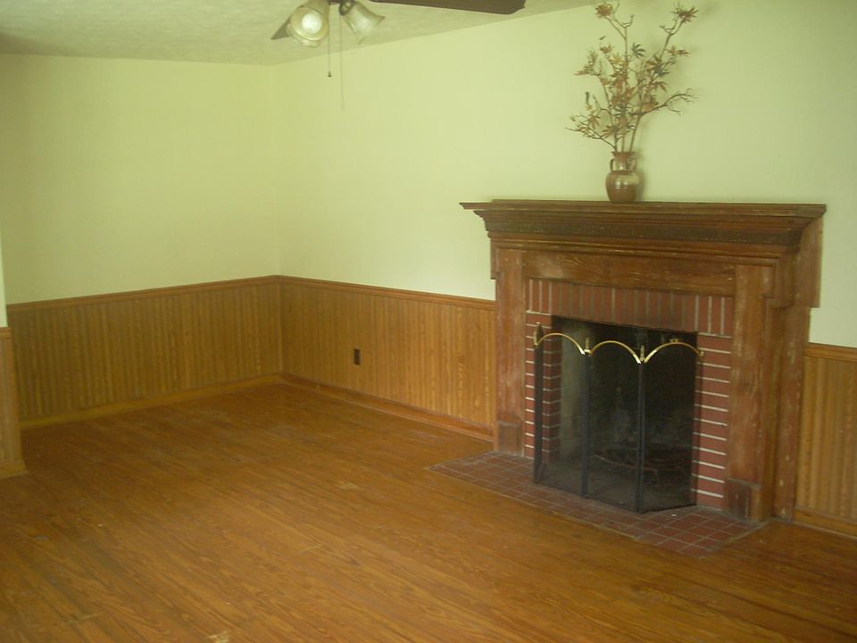 2nd image of 538 W Main St