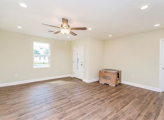 4th image of 4663 Camelia St