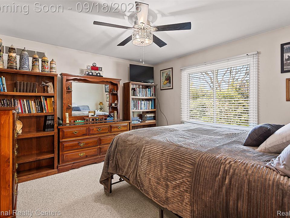 2414 Harrison Ave, photo 18