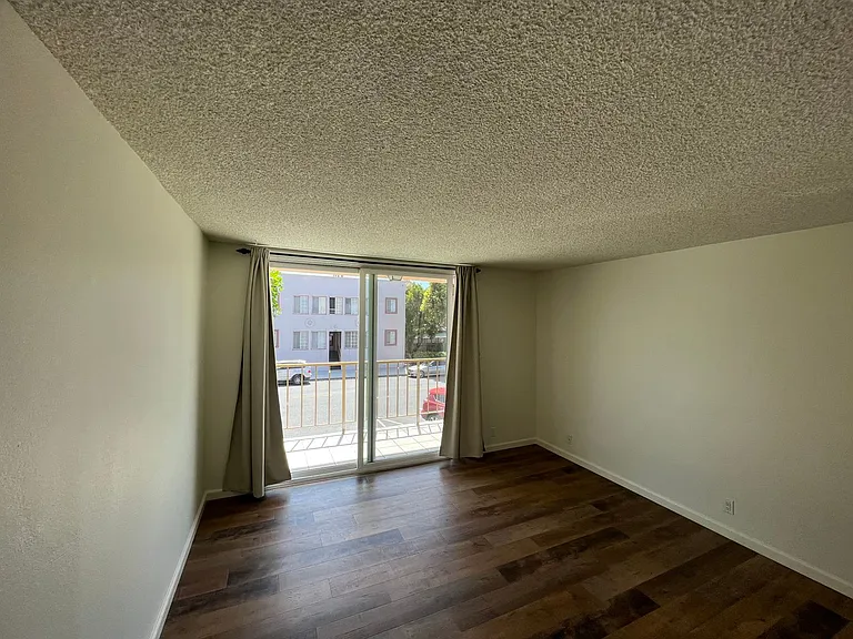 545 Chestnut Ave #101 — Photo 12