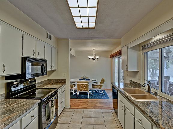 4th image of 10409 W Burns Dr