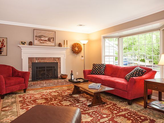 Gas fireplace and bay window