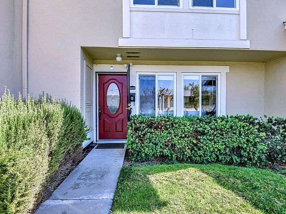 2nd image of 3433 Duchess Ct