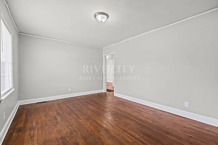 3 bed, 2.0 bath, 1241 sqft, $1,595 — Photo 2