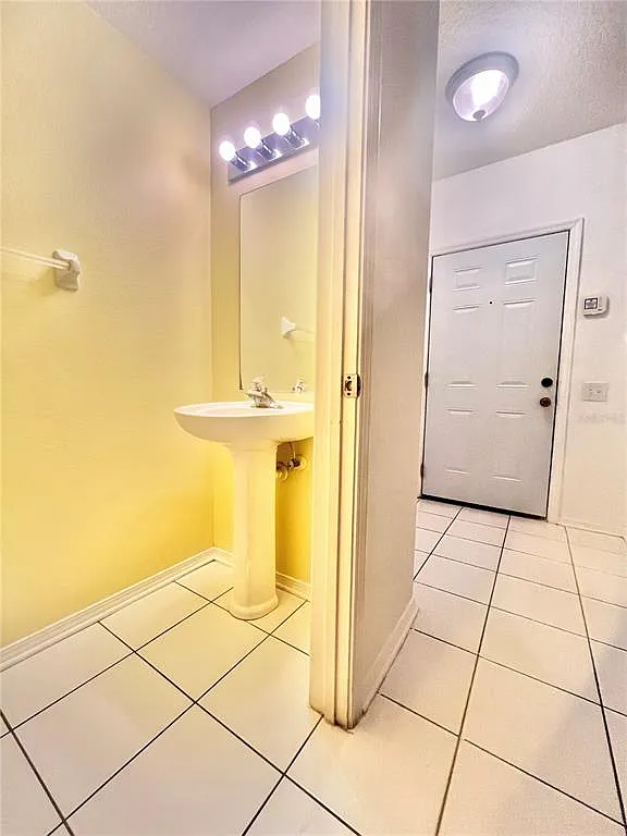 2 bed, 2.5 bath, 1184 sqft, $1,850 — Photo 3