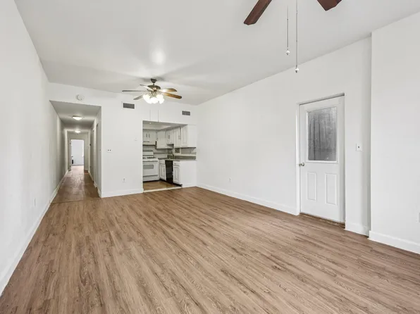 492 Pavonia Avenue image 3 of 25