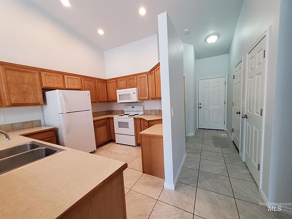 3rd image of 11779 W Blueberry Ave