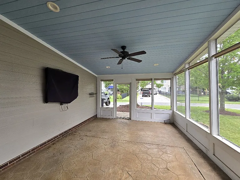 8014 Ladys Secret Dr — Photo 18