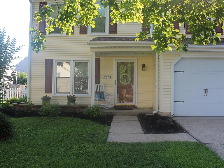 2604 Edgehill Ave — Photo 1