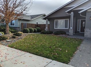 2715 SW Eastwood Ln, Grants Pass, OR 97527