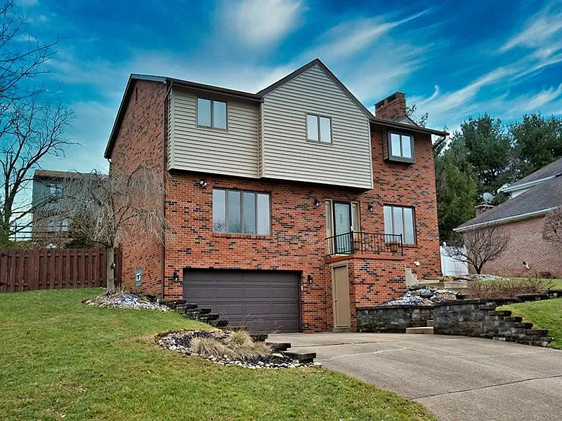 174 Regal Ct photo 1
