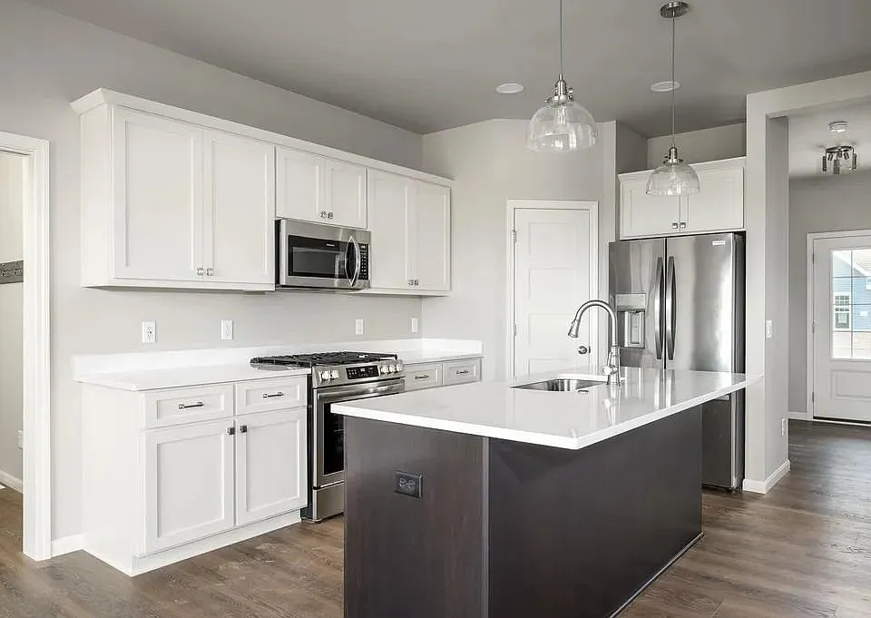 3 bed, 2.5 bath, 1876 sqft, $2,995 — Photo 3
