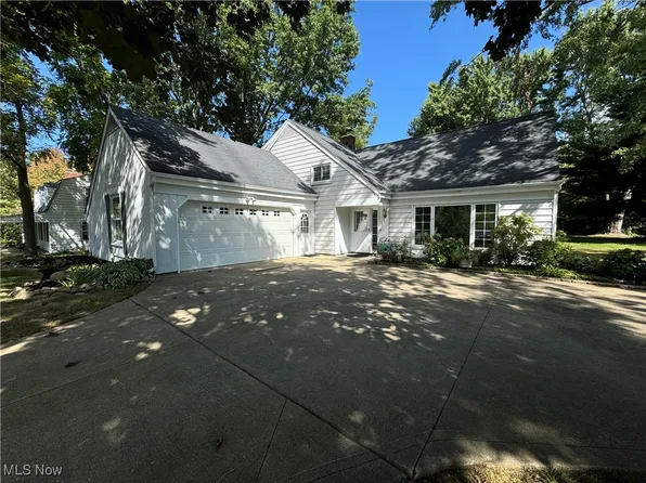 7091 Brightwood Dr, Concord Township, OH 44077