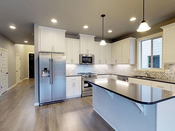 3rd image of 319 K St NE