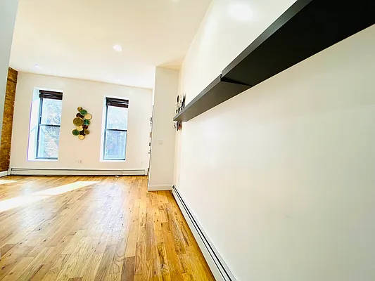 Rented by Blue Egg Realty Corp | media 46