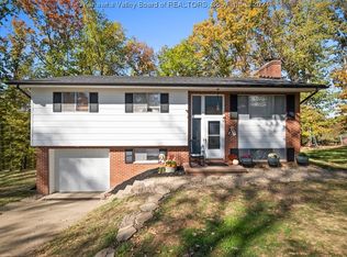 811 McNabb Heights Dr, Elkview, WV 25071