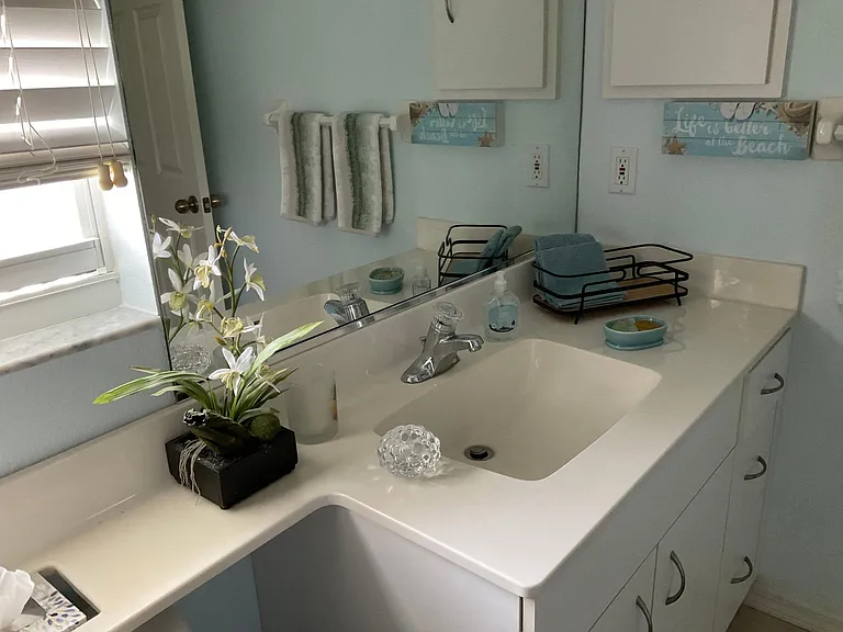 819 Montrose Dr #202 — Photo 23