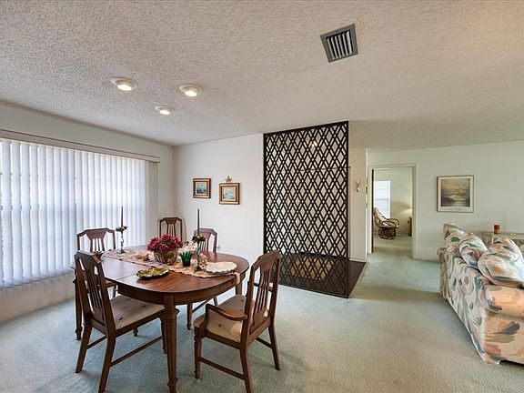 3rd image of 755 Capri Blvd