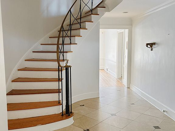 2nd image of 14 Birchwood Ln