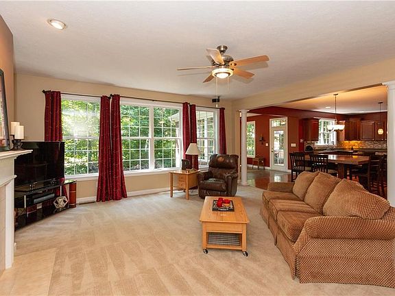 4th image of 7711 Black Walnut Dr