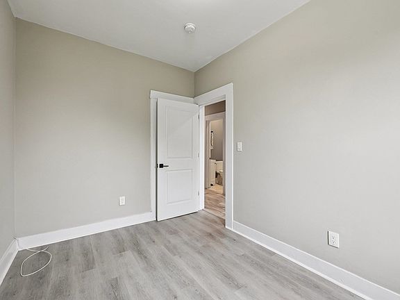5th image of 30 Sheffield St