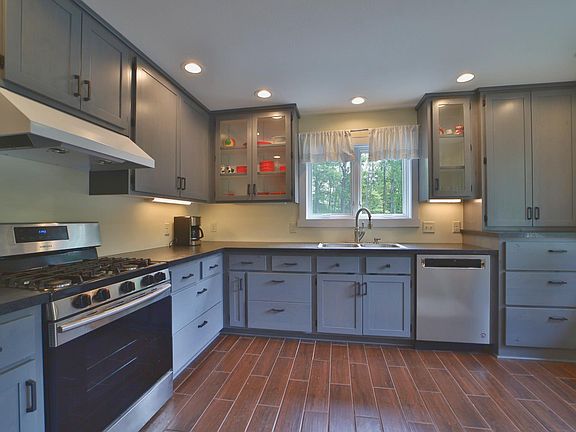 3rd image of 14284 Pine Bay Trl
