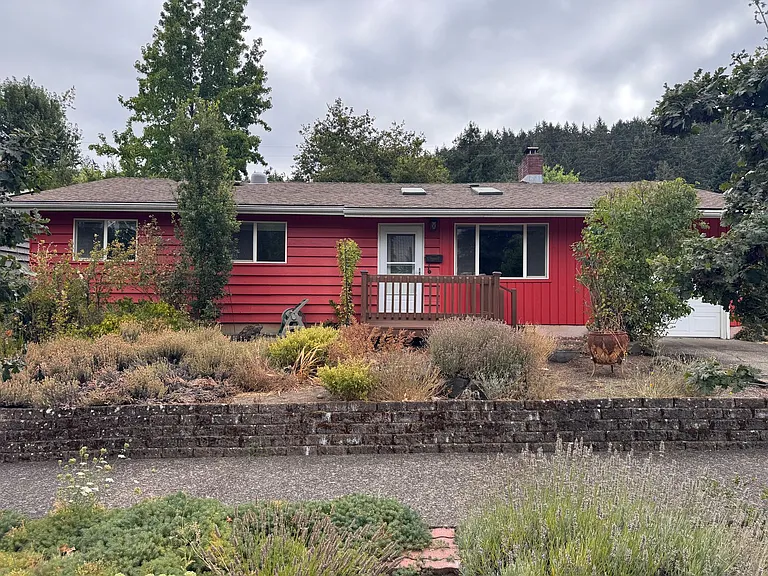 3315 University St — Photo 1