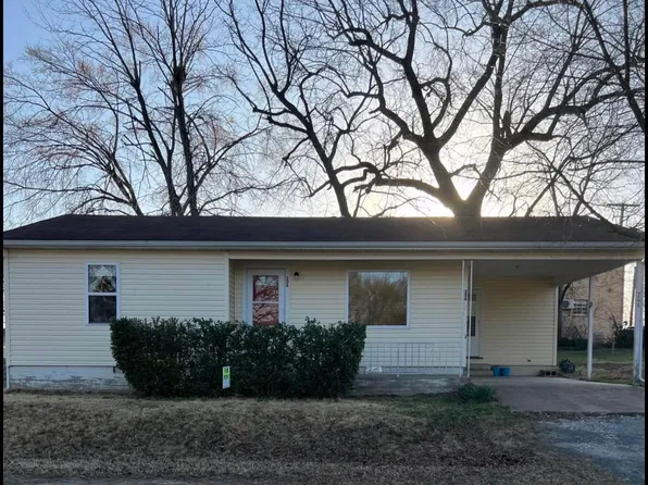 206 N 2nd St, Flippin, AR 72634