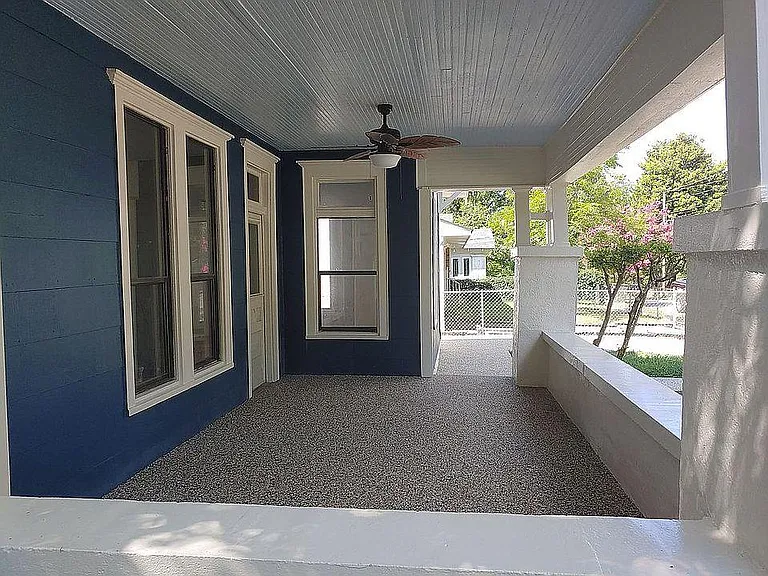 227 Pecan St — Photo 1