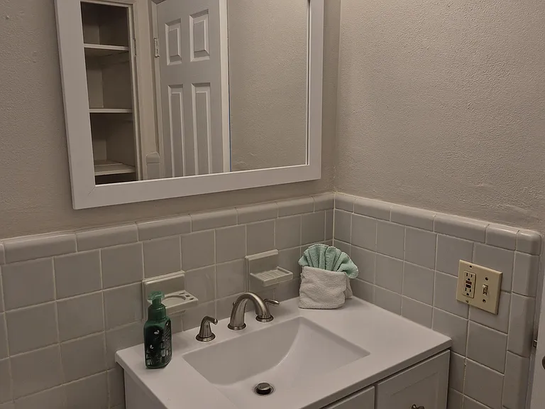 2117 Barcelona Dr — Photo 23