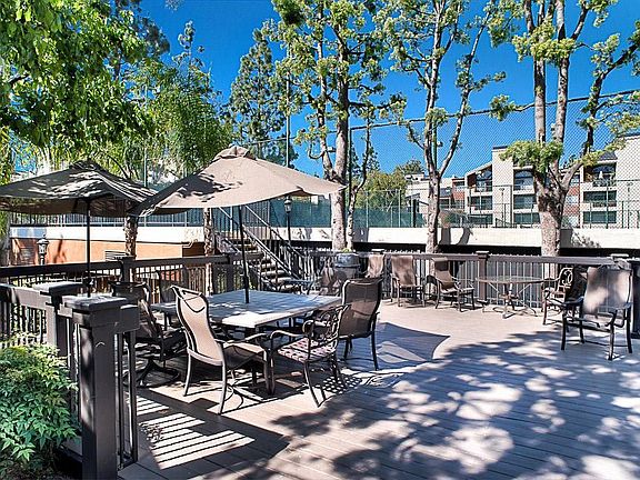 2nd image of 21450 Burbank Blvd APT 103
