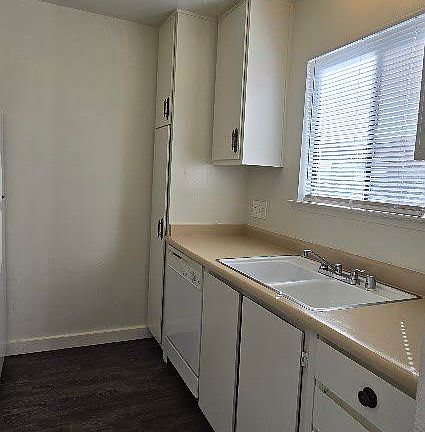 4th image of 1221 N Peach Ave APT 134