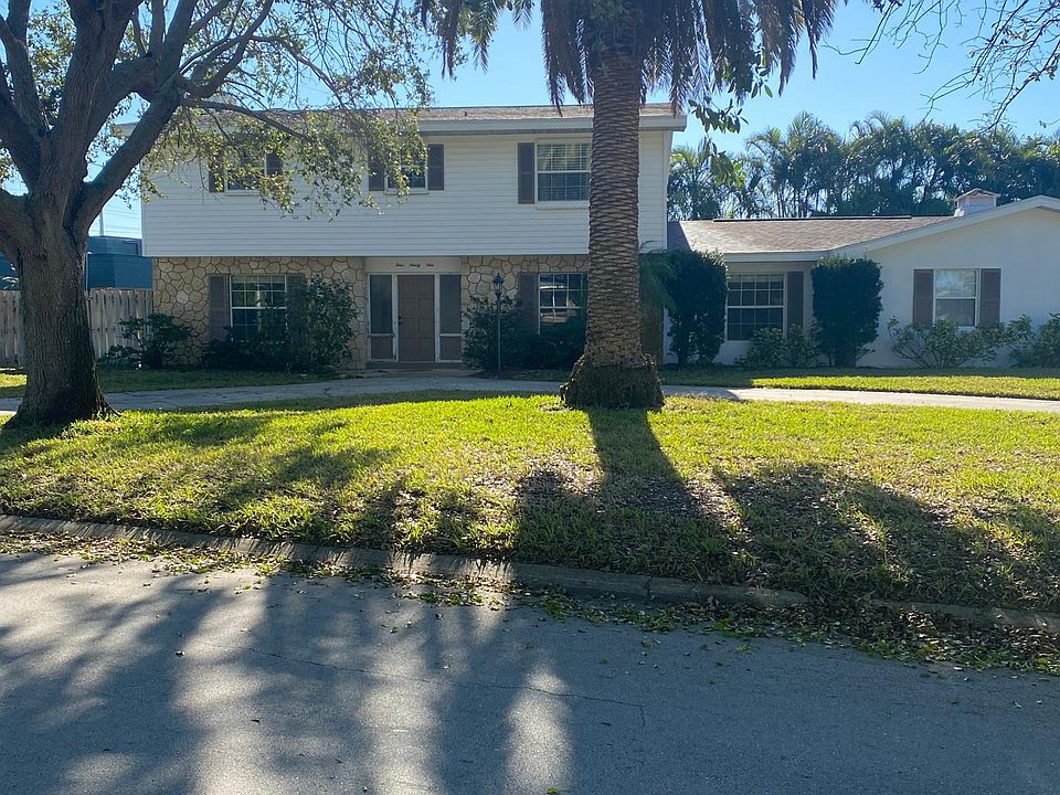 1st image of 499 Bahama Dr