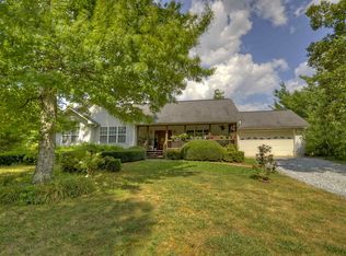 300 Canyon Dr, Blue Ridge, GA 30513