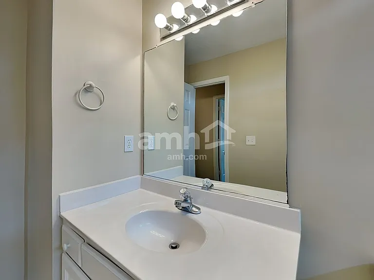 3691 Wood Cove Dr — Photo 17