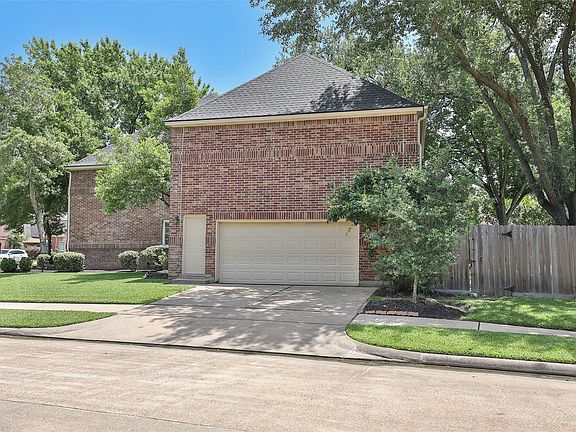 5th image of 2015 Pecan Trail Dr