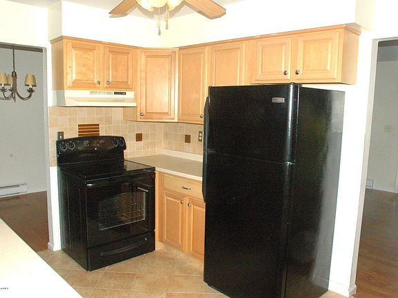 5th image of 43 Birch Ln