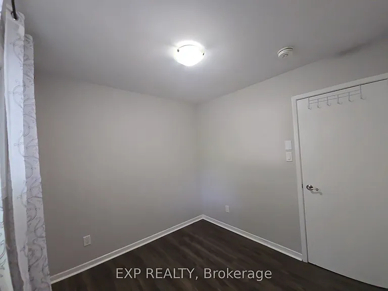 87 Wellington St E #MAIN LEVEL — Photo 26