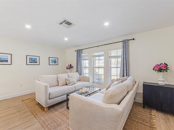 4th image of 6702 17th Ave W