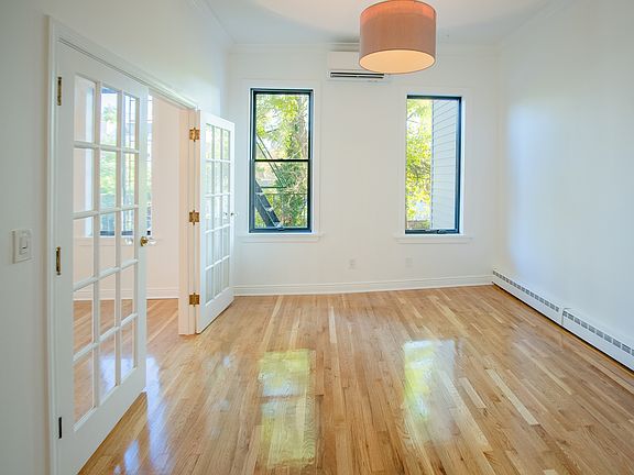 4th image of 206 Montrose Ave APT 2B