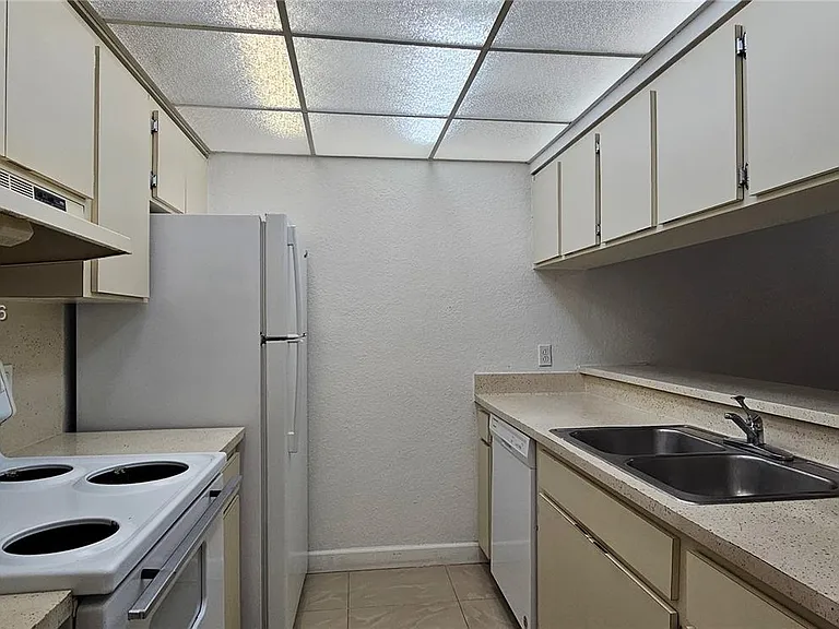 8160 Geneva Way #316 — Photo 23