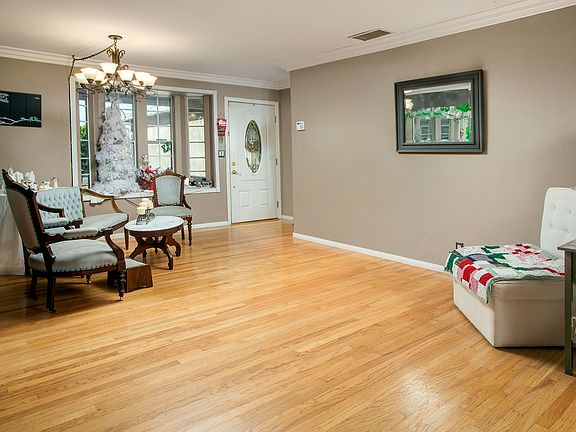 3rd image of 14172 Ebony Way