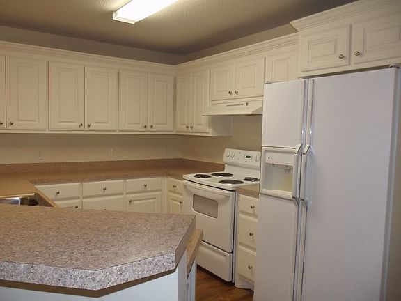 5th image of 3206 110th St Unit A