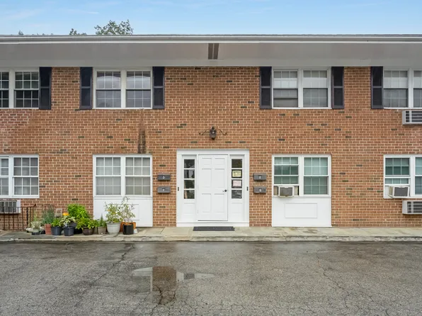 30 Maple Tree Avenue #D, Stamford, CT 06906