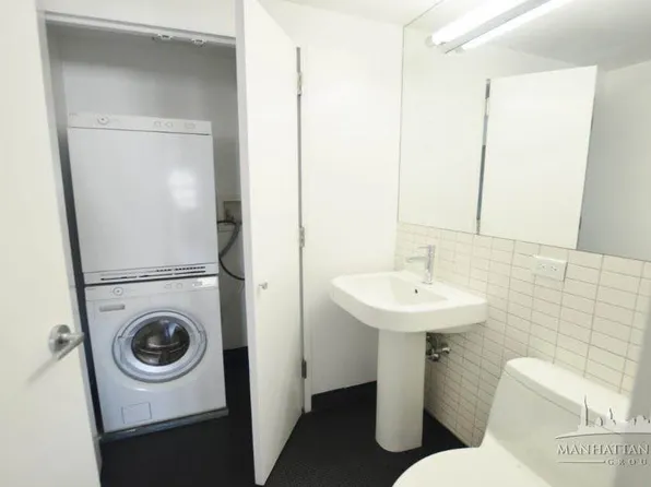 222 East 39th Street image 6 of 15