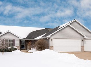 5662 W Natures Ln, Appleton, WI 54914